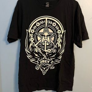 Obey UNISEX large T shirt